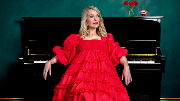 04 23 Rachel Parris Web 1920 x
